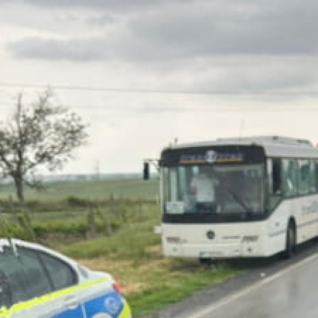 Accident grav în Tulcea: Un autocar cu 20 de pasageri implicat într-o coliziune cu un TIR